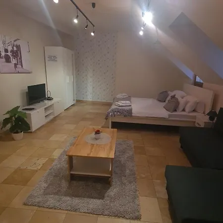 Downtown Deluxe Aparthotel