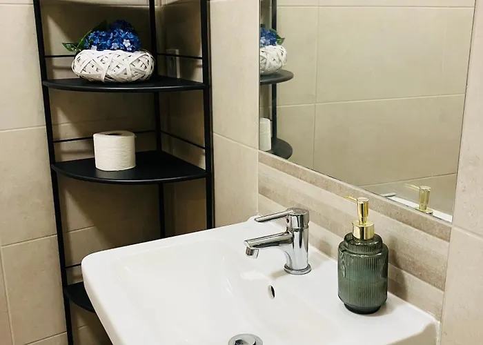 Downtown Deluxe 3*